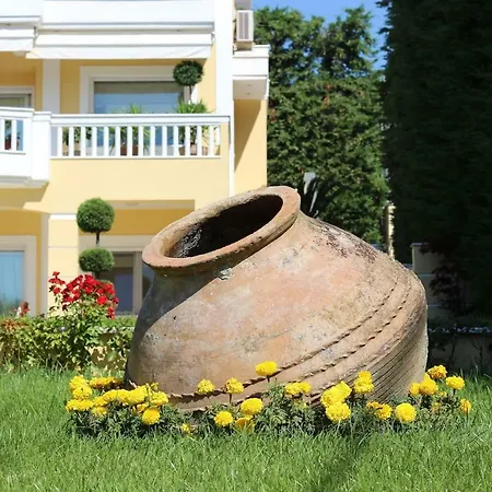 Shemesh Gardens House