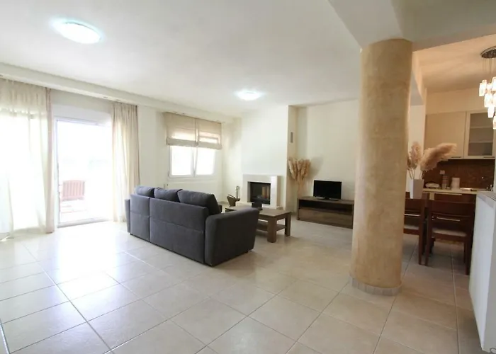 Shemesh Gardens House *