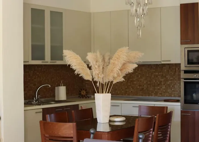 Shemesh Gardens House *
