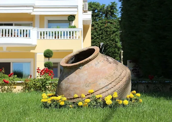 Shemesh Gardens House